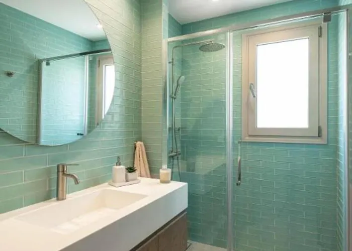 Elegant Mountain-view Next To Seaside *