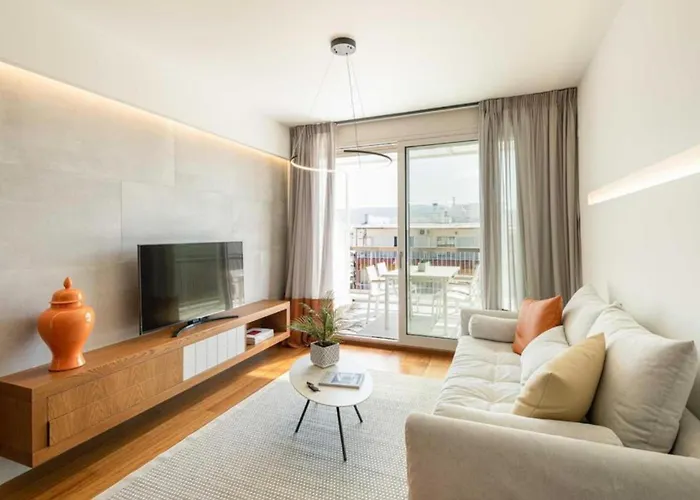 Elegant Mountain-view Next To Seaside Apartment Thessaloniki