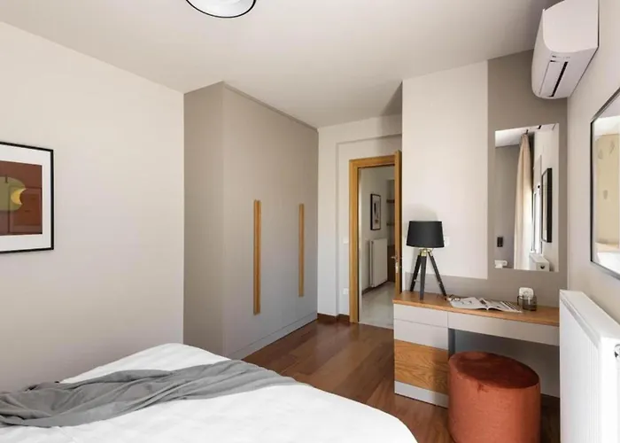 Elegant Mountain-view Next To Seaside Apartament